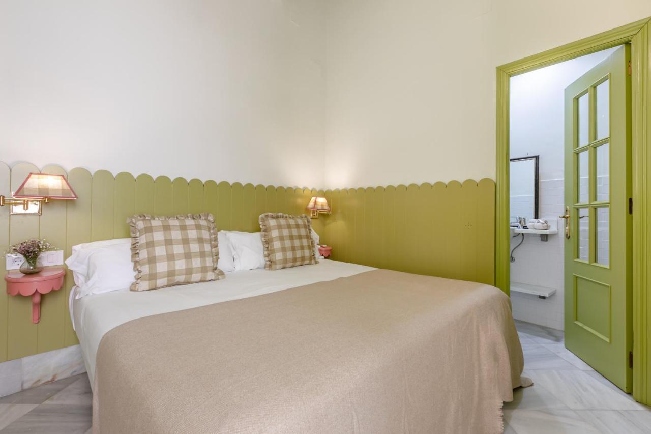 Nuea Giralda Hotel Sevilla Bagian luar foto