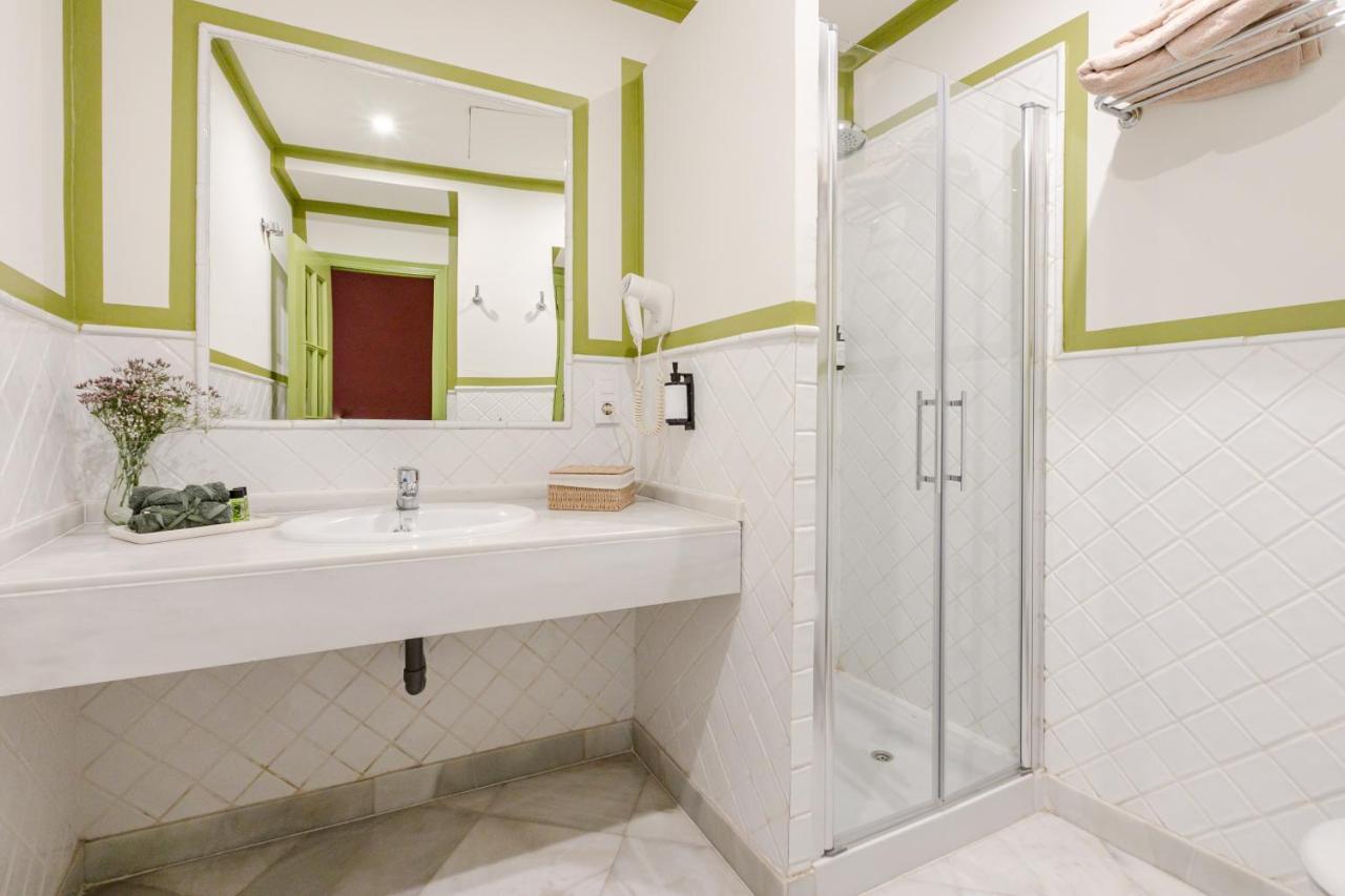 Nuea Giralda Hotel Sevilla Bagian luar foto
