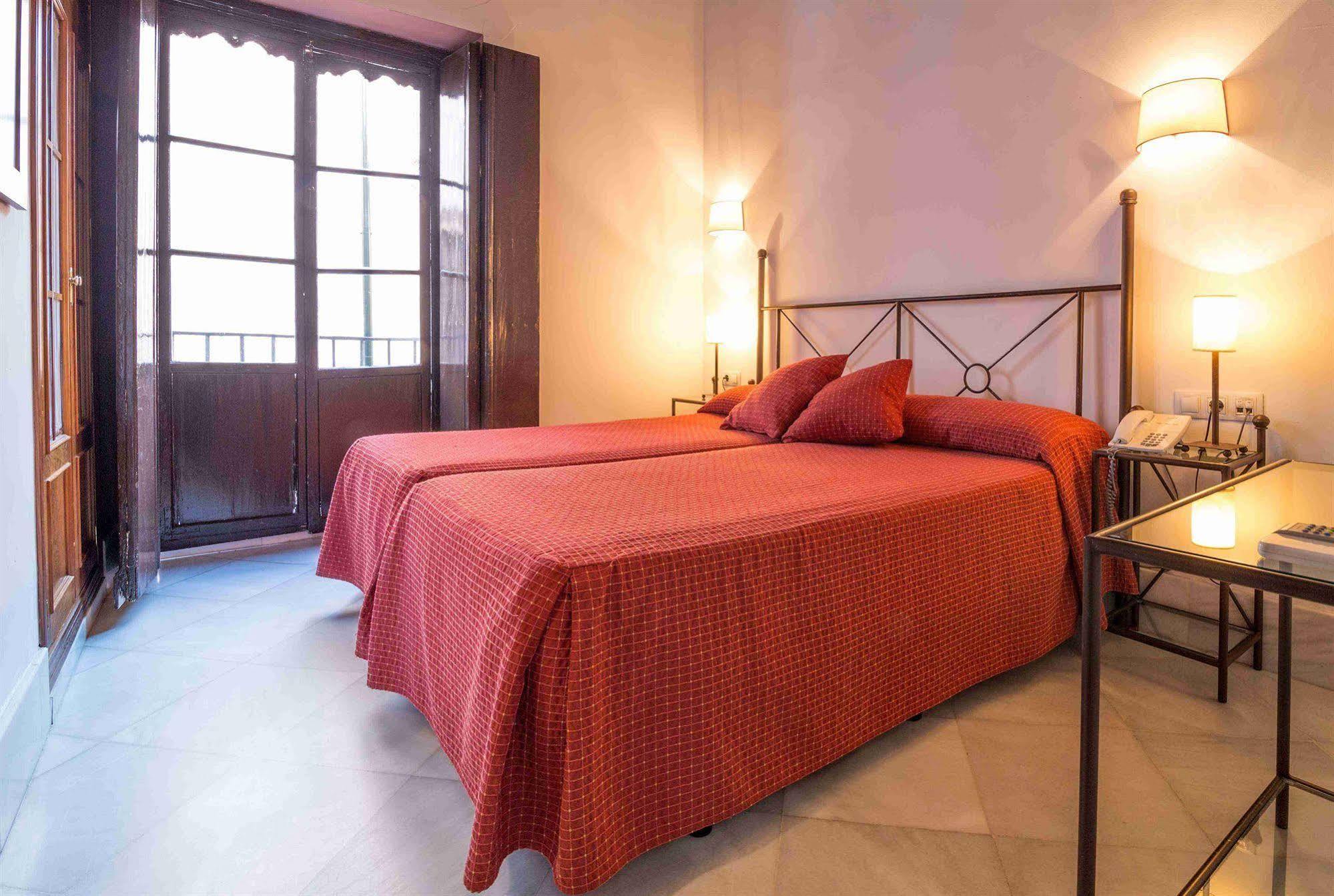 Nuea Giralda Hotel Sevilla Bagian luar foto